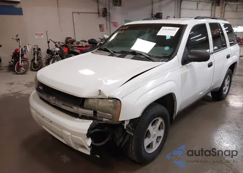 2004 Chevrolet Trailblazer Ls/Lt z USA, uszkodzony, nr VIN 1GNDS13SX42336741